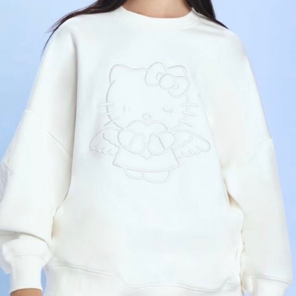 Viral ❗️ Sold out Forever 21 Hello Kitty Crewneck